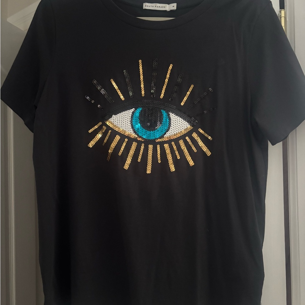 Black Short Sleeve Tee with sequin Eye Design